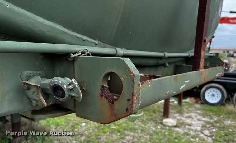 image for item DQ2013 1984 Heil M969A1  tank trailer