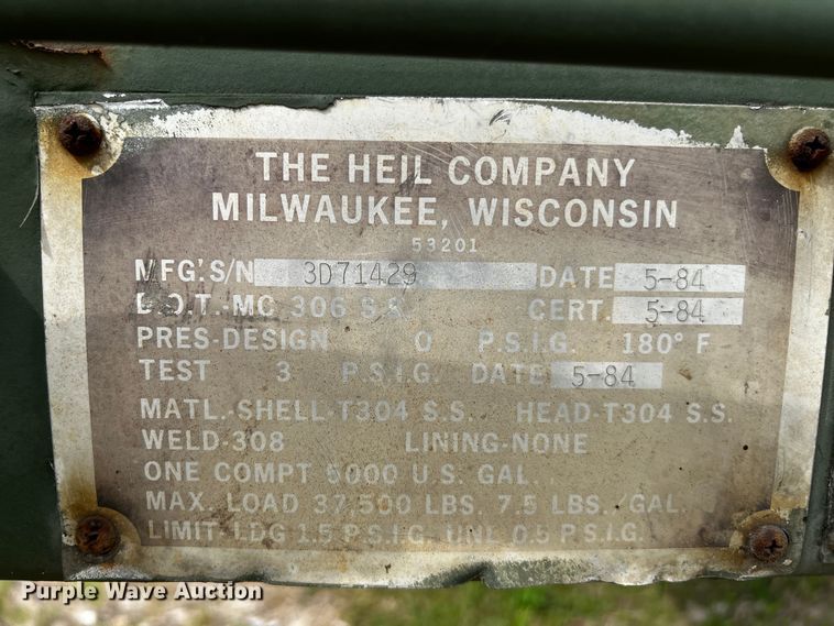 image for item DQ2013 1984 Heil M969A1  tank trailer