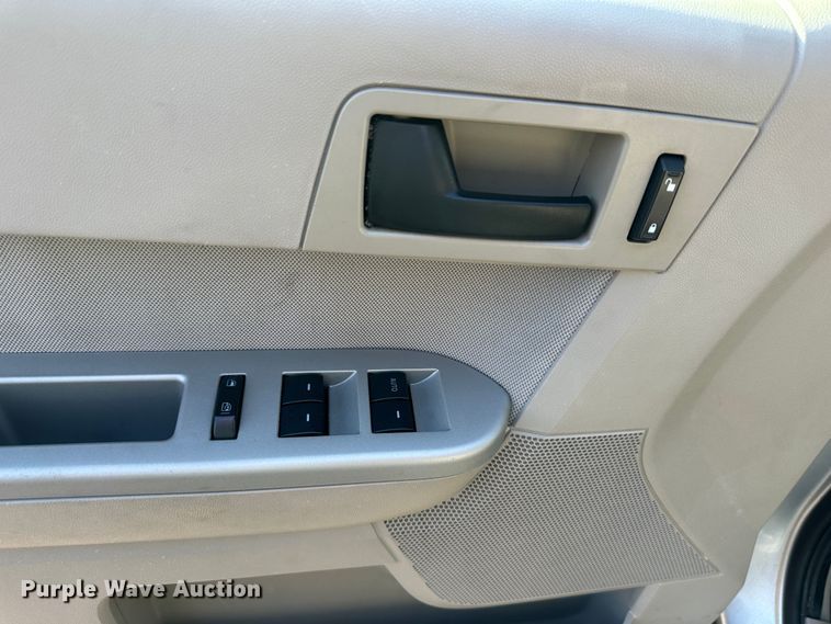 image for item DR6051 2011 Ford Escape Hybrid  SUV