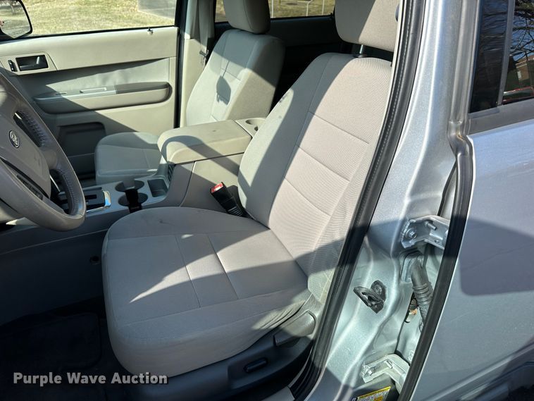 image for item DR6051 2011 Ford Escape Hybrid  SUV