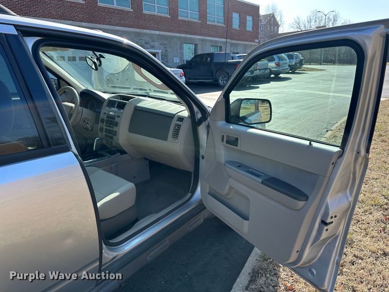 image for item DR6051 2011 Ford Escape Hybrid  SUV