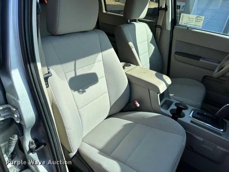 image for item DR6051 2011 Ford Escape Hybrid  SUV