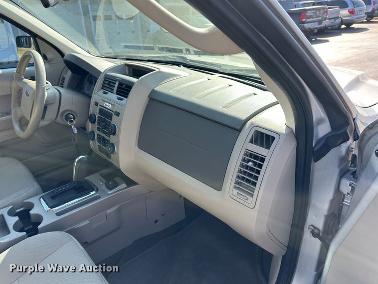 image for item DR6051 2011 Ford Escape Hybrid  SUV