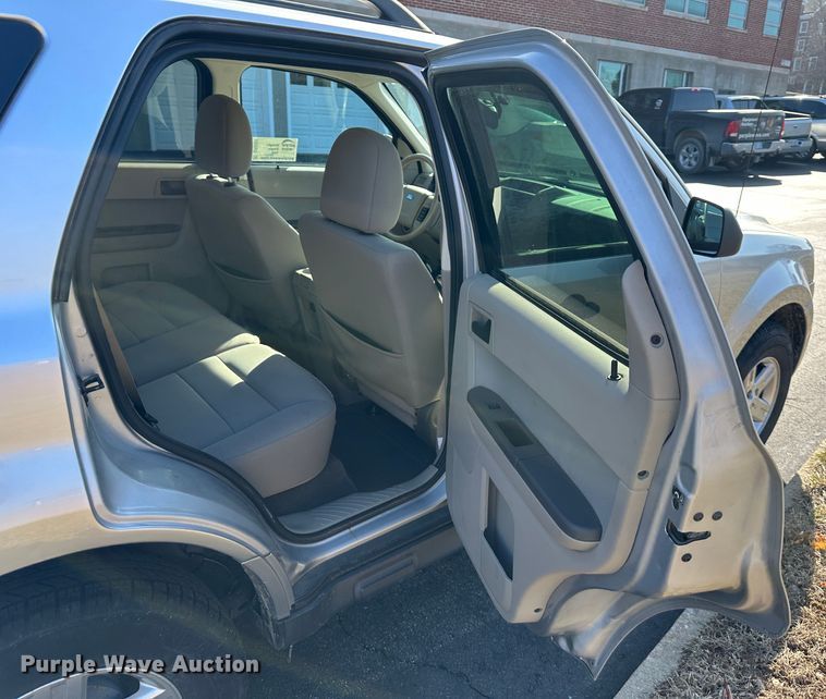 image for item DR6051 2011 Ford Escape Hybrid  SUV