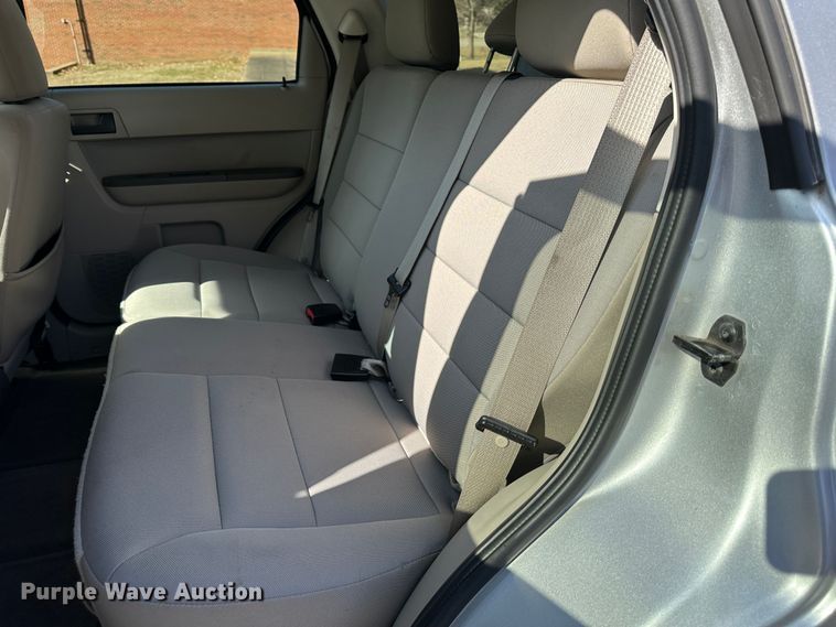 image for item DR6051 2011 Ford Escape Hybrid  SUV