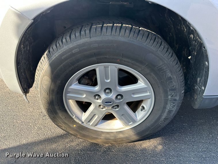 image for item DR6051 2011 Ford Escape Hybrid  SUV