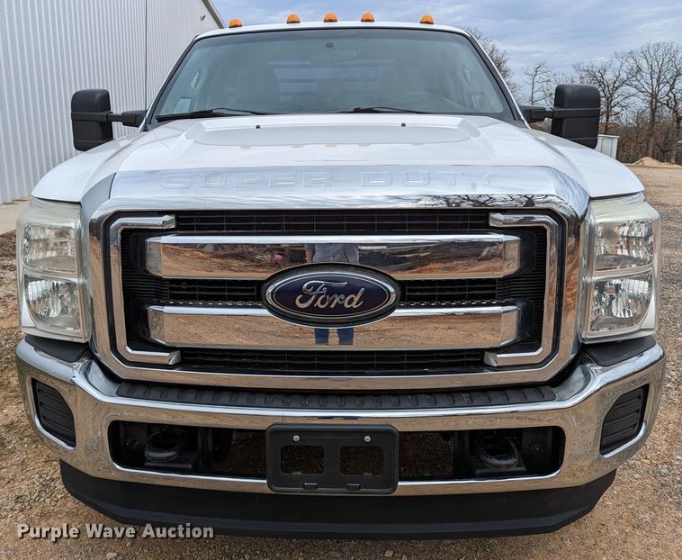 image for item DR6807 2016 Ford F350 Super Duty XL  flatbed pickup truck