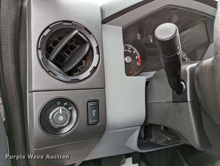 image for item DR6807 2016 Ford F350 Super Duty XL  flatbed pickup truck