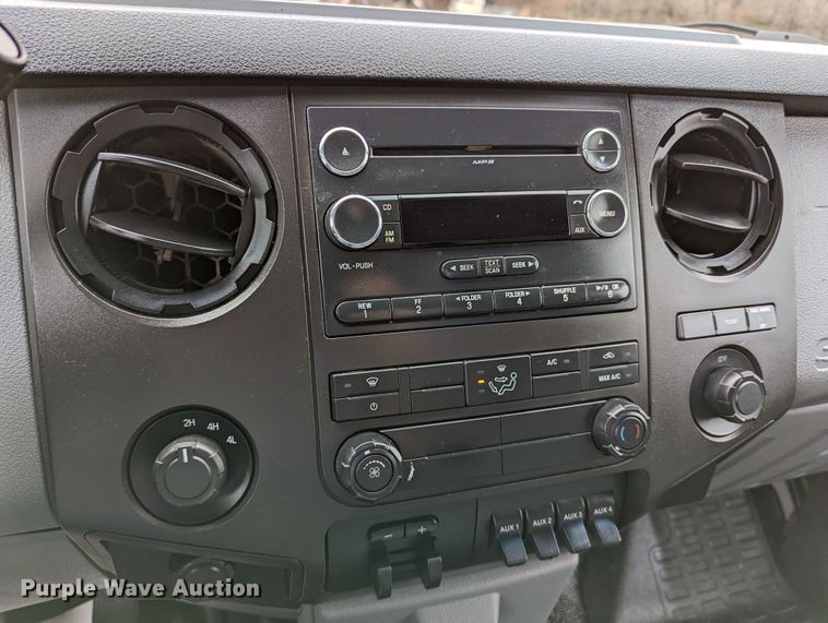 image for item DR6807 2016 Ford F350 Super Duty XL  flatbed pickup truck