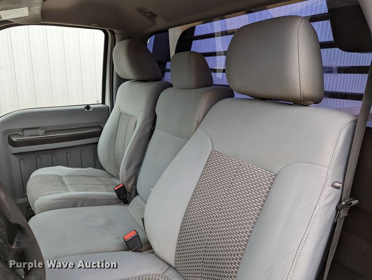 image for item DR6807 2016 Ford F350 Super Duty XL  flatbed pickup truck