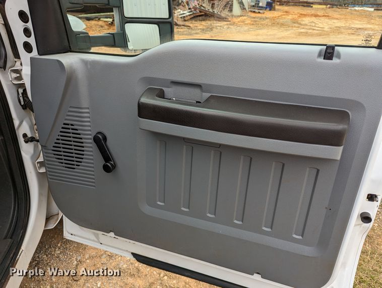 image for item DR6807 2016 Ford F350 Super Duty XL  flatbed pickup truck