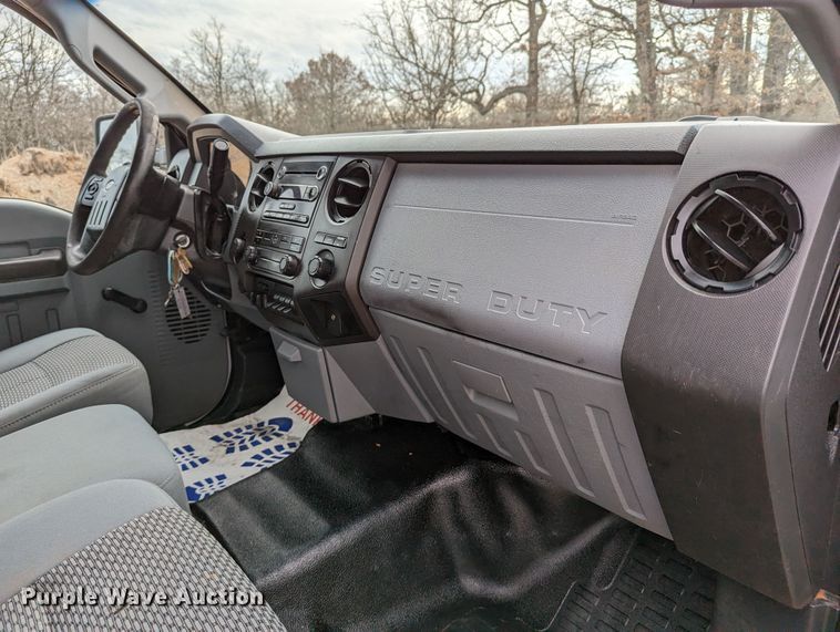 image for item DR6807 2016 Ford F350 Super Duty XL  flatbed pickup truck