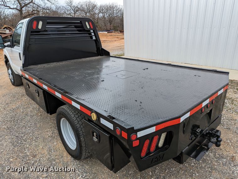 image for item DR6807 2016 Ford F350 Super Duty XL  flatbed pickup truck