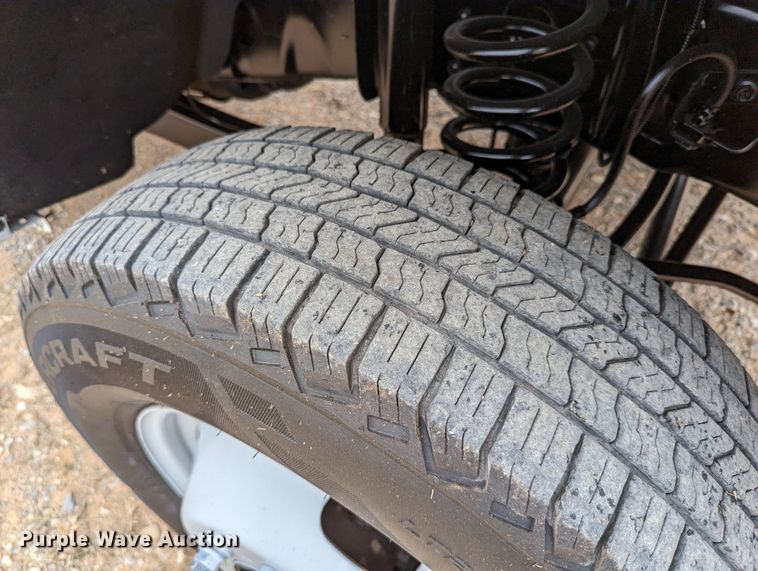 image for item DR6807 2016 Ford F350 Super Duty XL  flatbed pickup truck