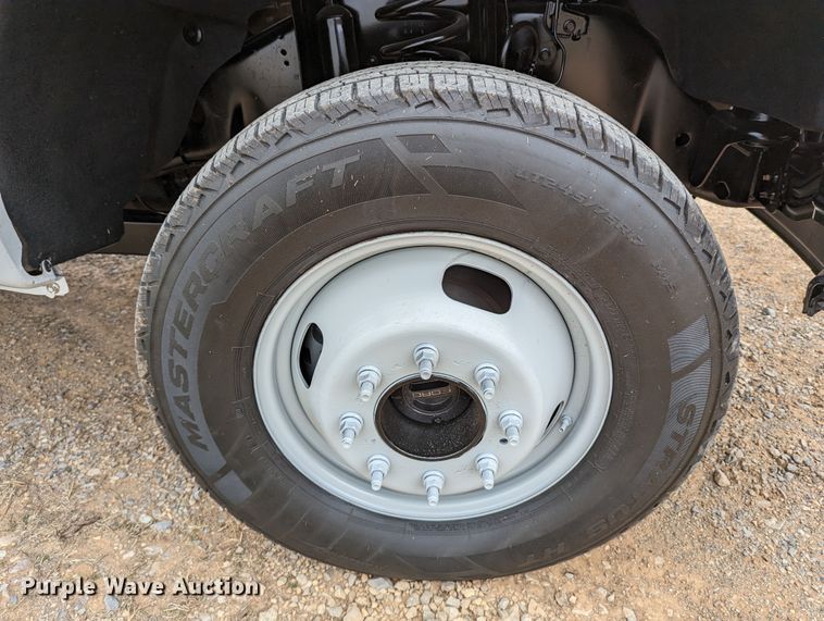 image for item DR6807 2016 Ford F350 Super Duty XL  flatbed pickup truck