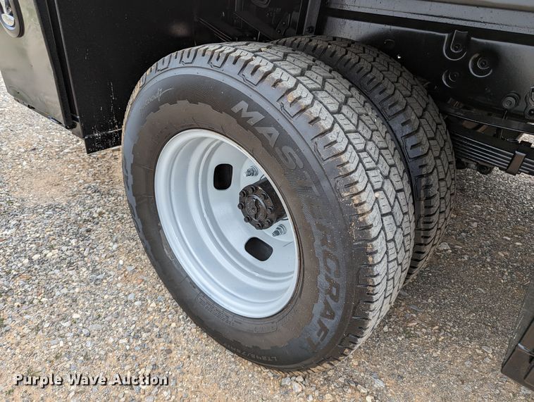 image for item DR6807 2016 Ford F350 Super Duty XL  flatbed pickup truck