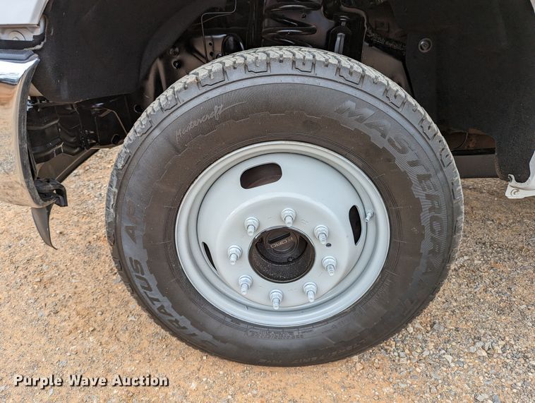 image for item DR6807 2016 Ford F350 Super Duty XL  flatbed pickup truck