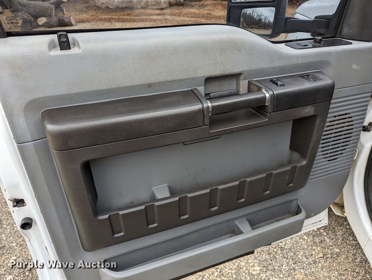 image for item DR6808 2013 Ford F350 Super Duty XL  flatbed pickup truck