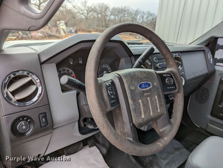 image for item DR6808 2013 Ford F350 Super Duty XL  flatbed pickup truck