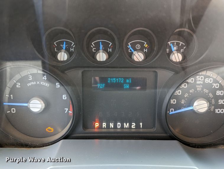 image for item DR6808 2013 Ford F350 Super Duty XL  flatbed pickup truck