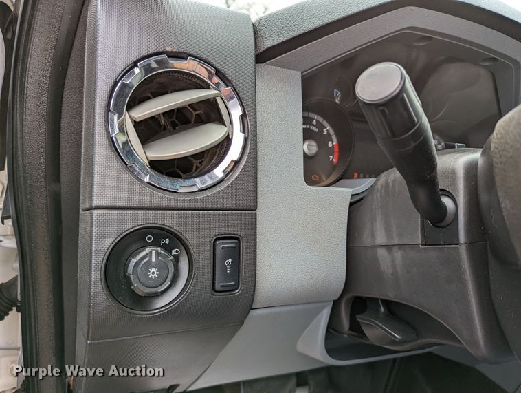 image for item DR6808 2013 Ford F350 Super Duty XL  flatbed pickup truck