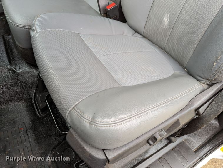 image for item DR6808 2013 Ford F350 Super Duty XL  flatbed pickup truck