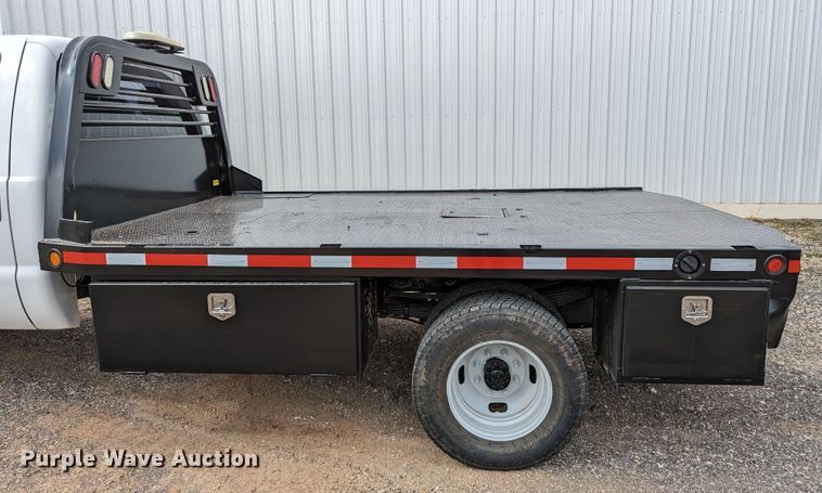 image for item DR6808 2013 Ford F350 Super Duty XL  flatbed pickup truck