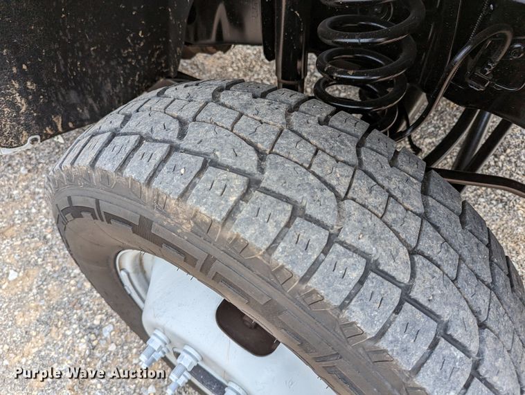 image for item DR6808 2013 Ford F350 Super Duty XL  flatbed pickup truck