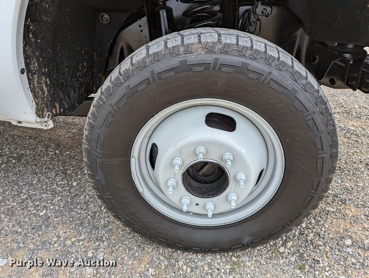 image for item DR6808 2013 Ford F350 Super Duty XL  flatbed pickup truck