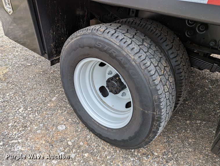 image for item DR6808 2013 Ford F350 Super Duty XL  flatbed pickup truck