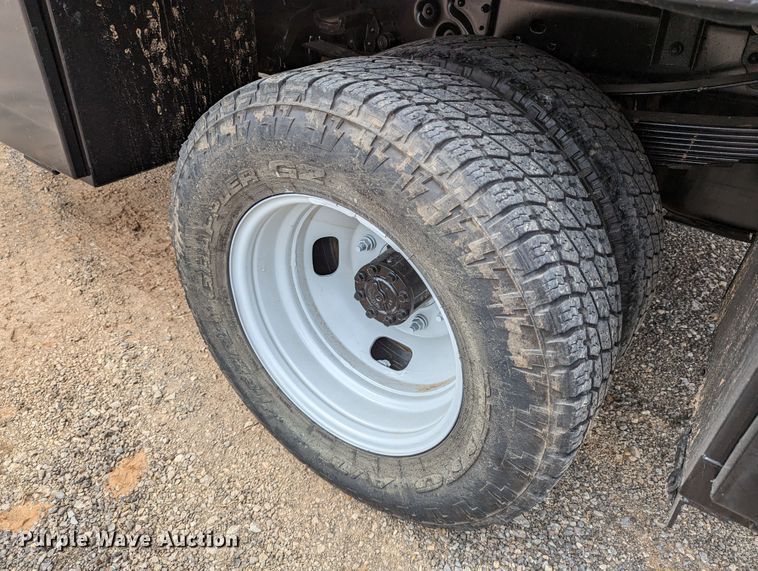 image for item DR6808 2013 Ford F350 Super Duty XL  flatbed pickup truck