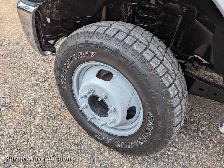 image for item DR6808 2013 Ford F350 Super Duty XL  flatbed pickup truck