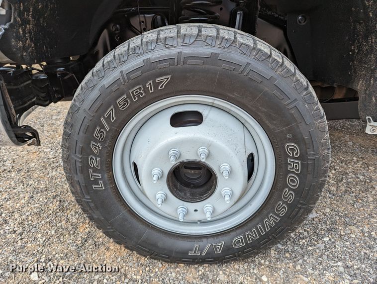 image for item DR6808 2013 Ford F350 Super Duty XL  flatbed pickup truck