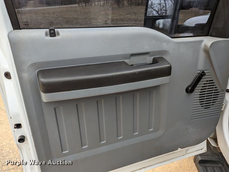 image for item DR6809 2014 Ford F350 Super Duty XL  flatbed pickup truck