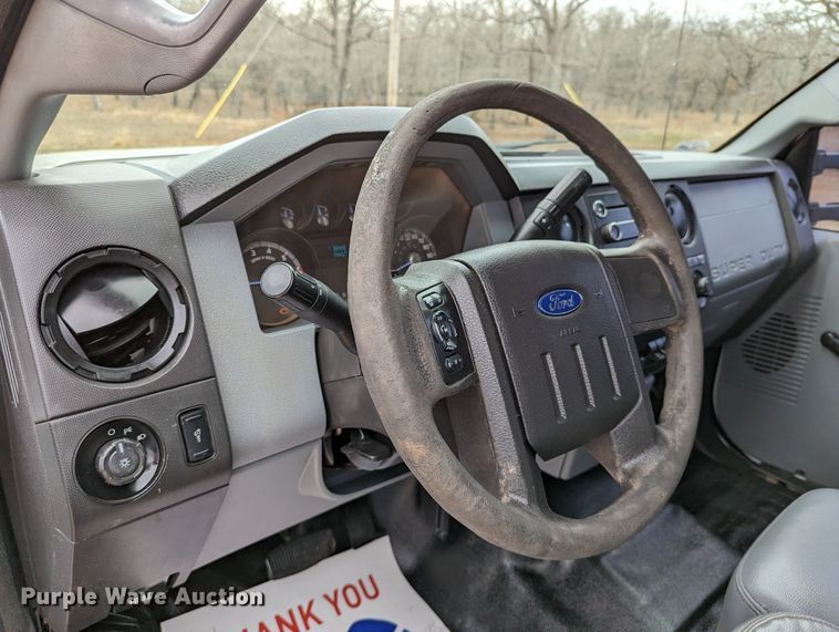 image for item DR6809 2014 Ford F350 Super Duty XL  flatbed pickup truck