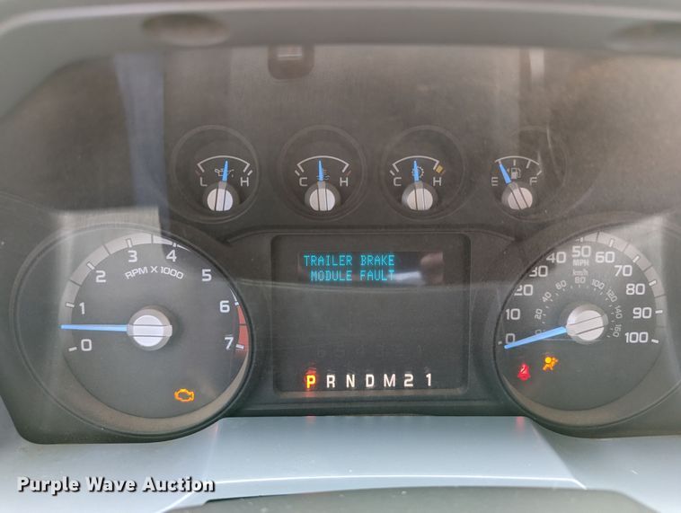 image for item DR6809 2014 Ford F350 Super Duty XL  flatbed pickup truck