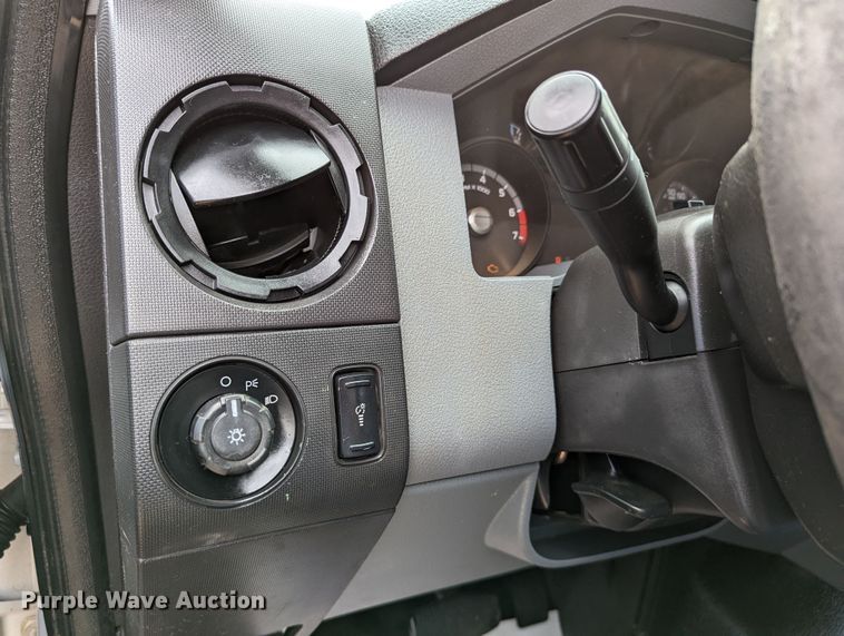 image for item DR6809 2014 Ford F350 Super Duty XL  flatbed pickup truck