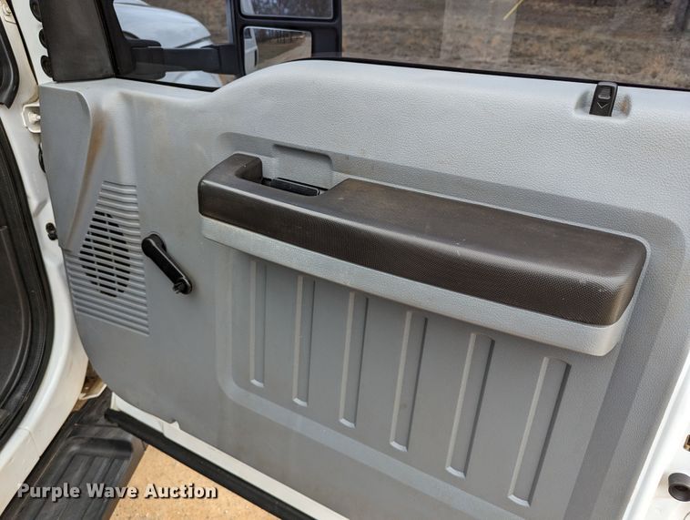 image for item DR6809 2014 Ford F350 Super Duty XL  flatbed pickup truck