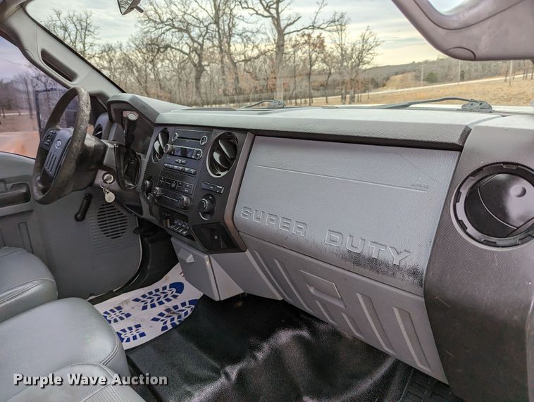 image for item DR6809 2014 Ford F350 Super Duty XL  flatbed pickup truck