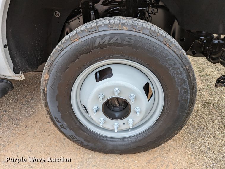 image for item DR6809 2014 Ford F350 Super Duty XL  flatbed pickup truck