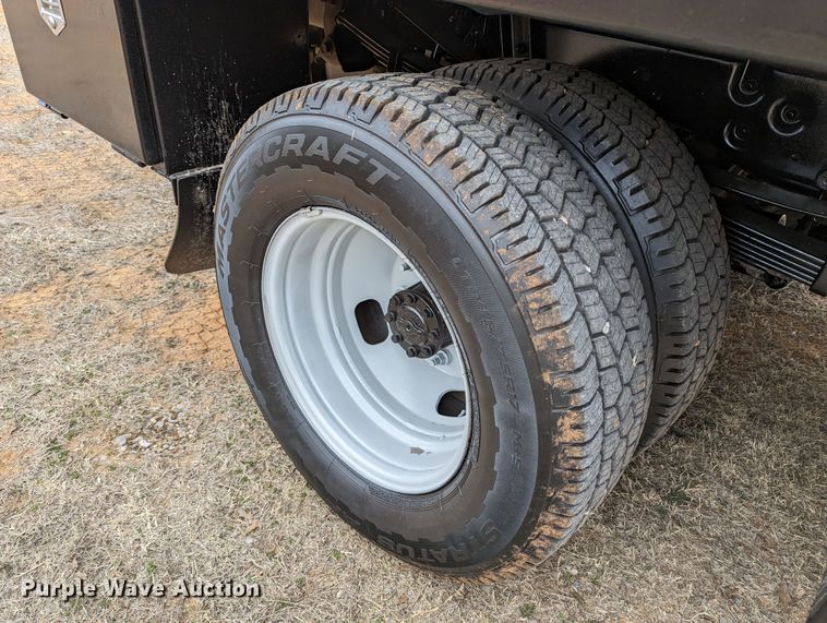 image for item DR6809 2014 Ford F350 Super Duty XL  flatbed pickup truck