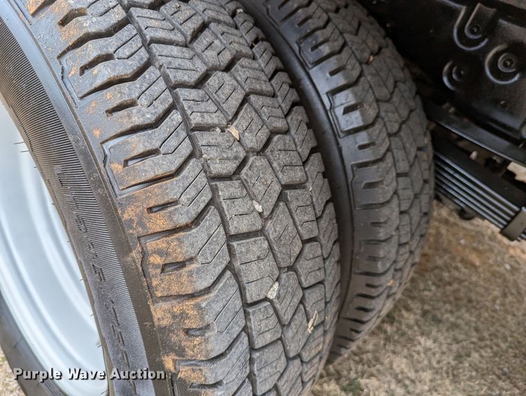 image for item DR6809 2014 Ford F350 Super Duty XL  flatbed pickup truck