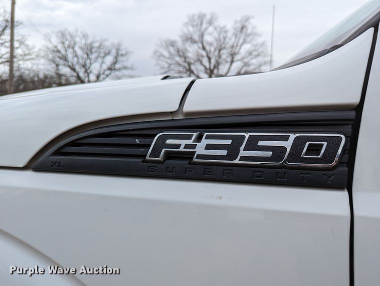 image for item DR6809 2014 Ford F350 Super Duty XL  flatbed pickup truck