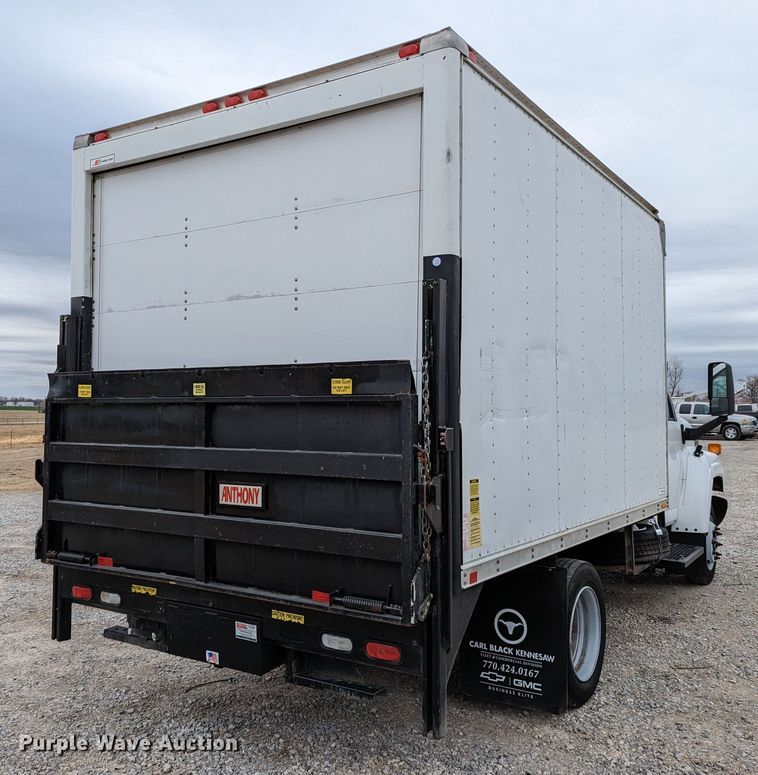 image for item DR6811 2006 GMC C4500  box truck