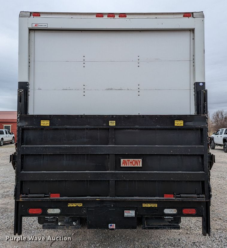 image for item DR6811 2006 GMC C4500  box truck