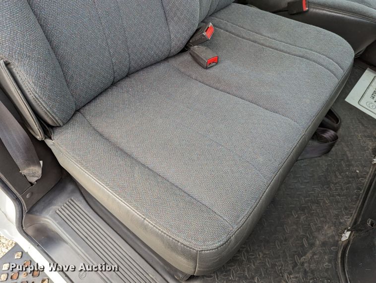 image for item DR6811 2006 GMC C4500  box truck