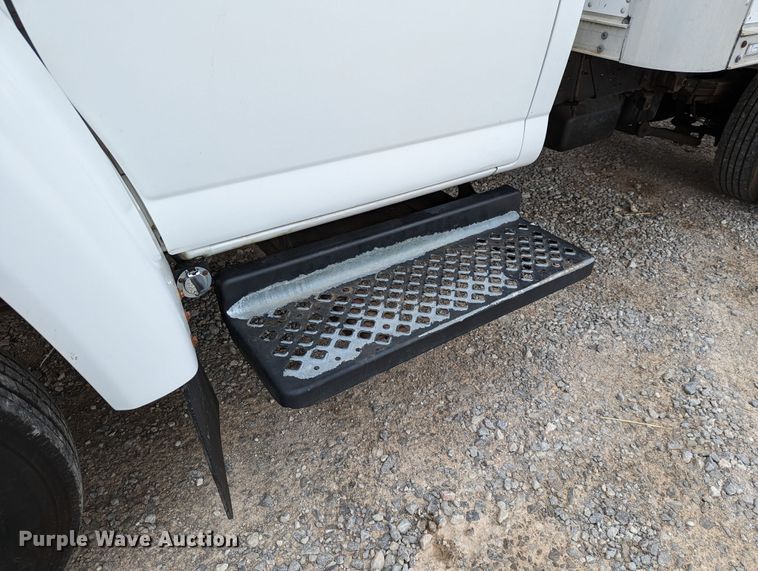 image for item DR6811 2006 GMC C4500  box truck