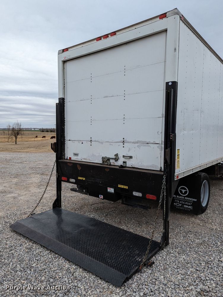 image for item DR6811 2006 GMC C4500  box truck