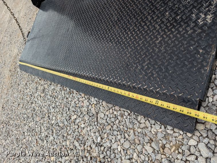 image for item DR6811 2006 GMC C4500  box truck