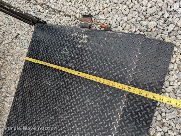 image for item DR6811 2006 GMC C4500  box truck